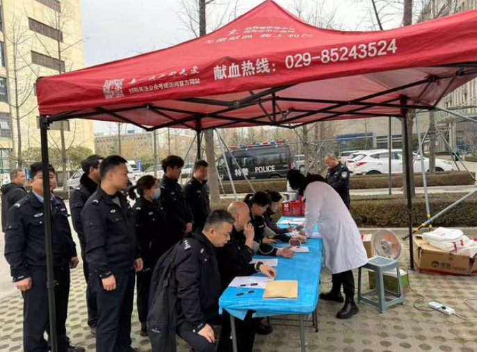 �����й������񸨾���չ�޳���Ѫ����